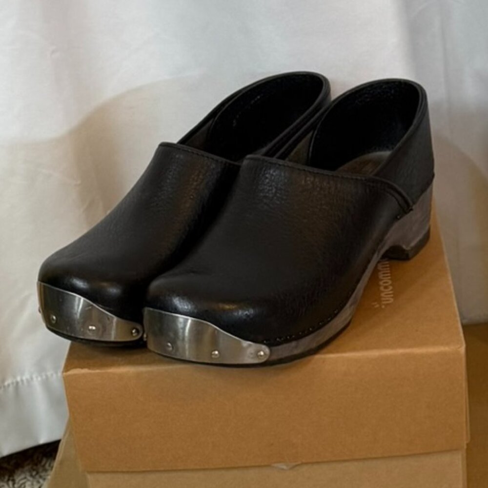 Vintage SANITA Leather / Wood Clog - Metal Toe - Sz 38 -